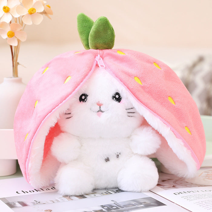 Wanghong mignon se transforme en jouet en peluche de poupée de lapin aux fraises